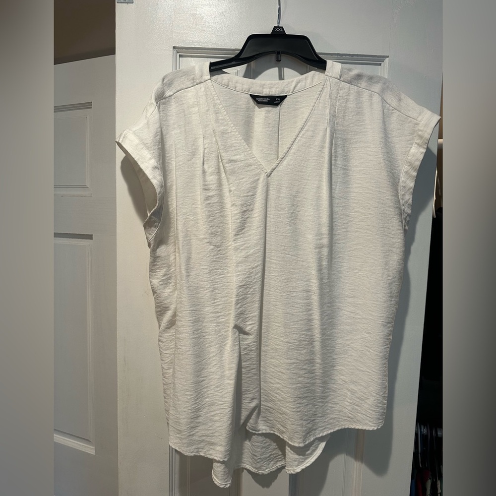 Simply Vera Vera Wang Cream V-Neck Blouse